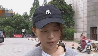 因为24岁姑娘瞒着家人整容，花费8万，被姐姐发现后：整跟没整一样！