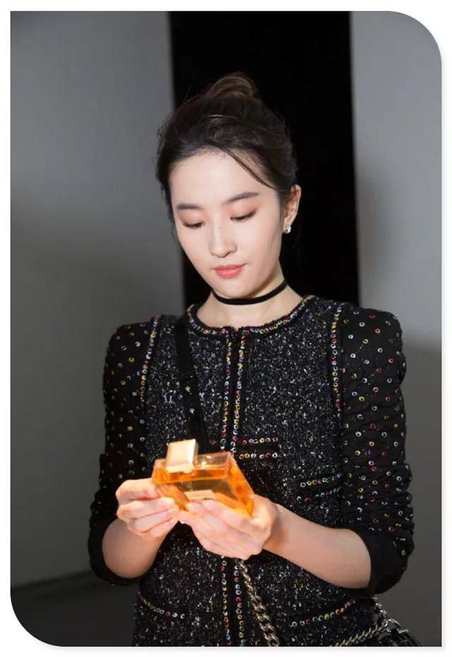 身材 实话，真正聪明的女人穿衣选“对”不选“贵”，基础款也蛮好看