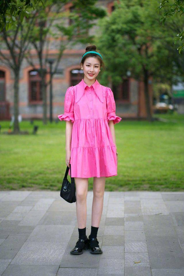 颜色 穿腻了简约的黑白灰，今年夏天这些颜色值得一试，清新简约还显白