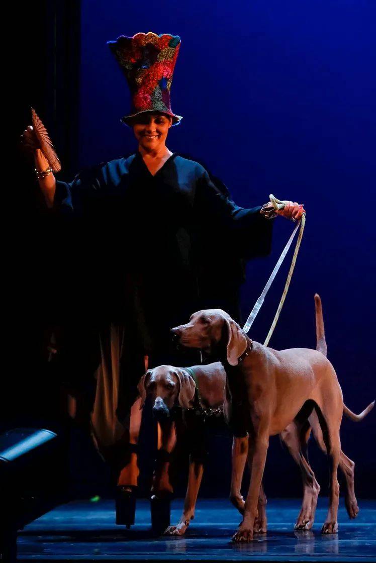 戏剧性 如此戏剧性的舞台表演,原来都是时装秀!