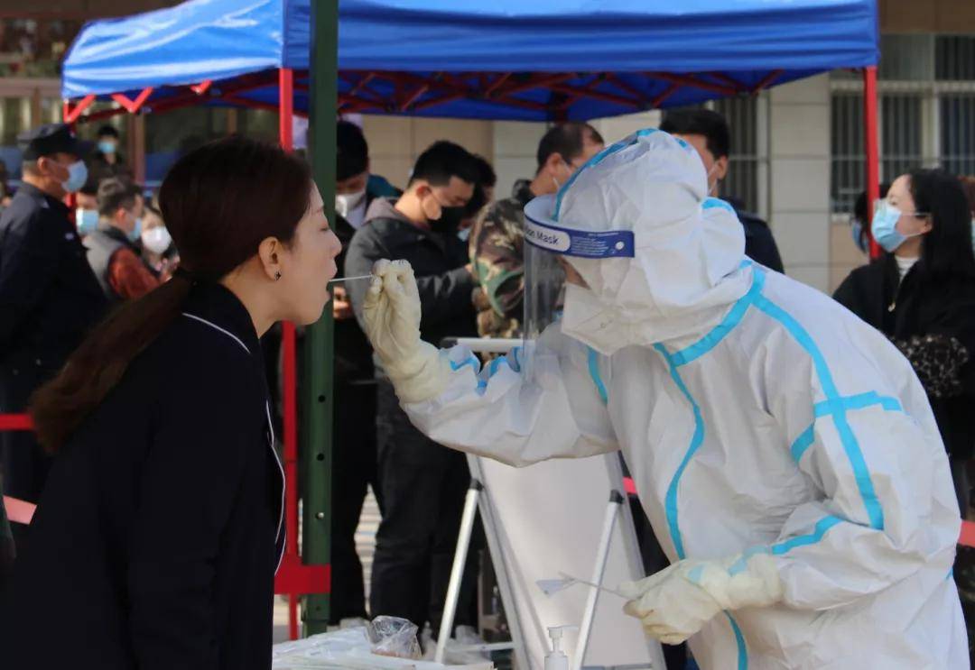 直击现场!西安铁道技师学院开展全员核酸检测