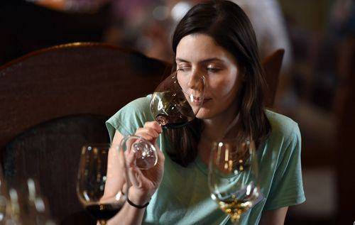 葡萄|葡萄酒有哪些香气?不懂不要紧,记好这些“典型”让你瞬间高大尚