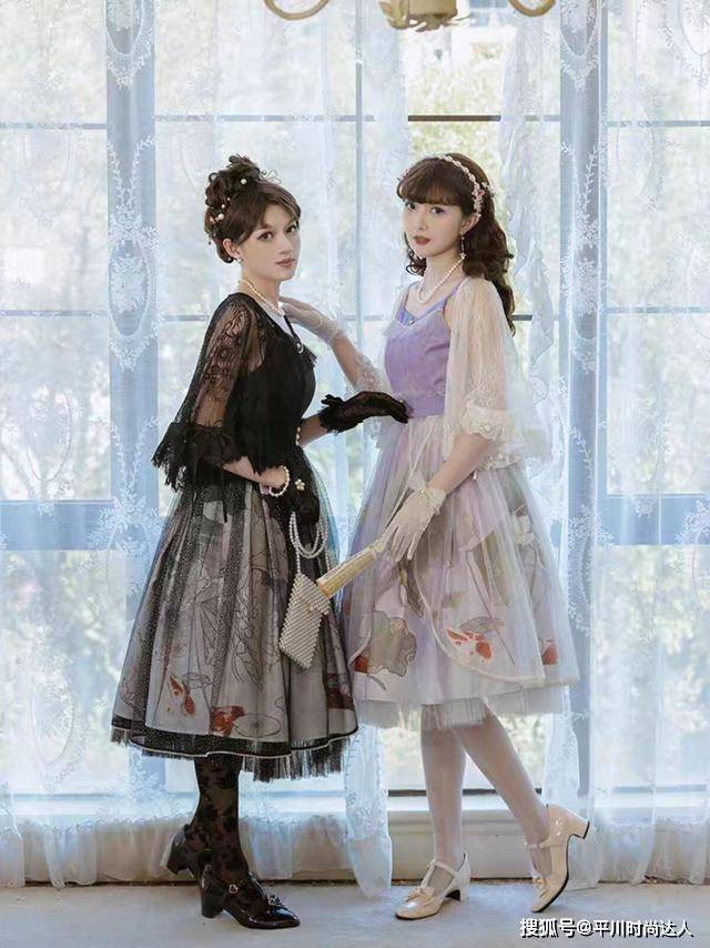 进行 2021新时尚!水墨风洛丽塔火遍Lo圈,女生吃土也要抢