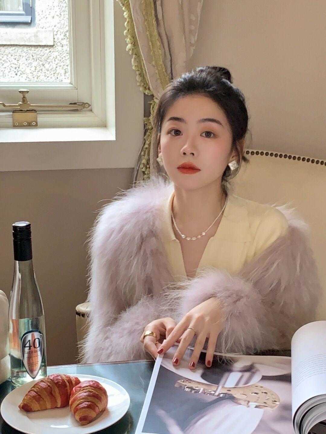 品牌 秋冬，穿针织连衣裙魅力全开，高级优雅又洋气，漂亮大气