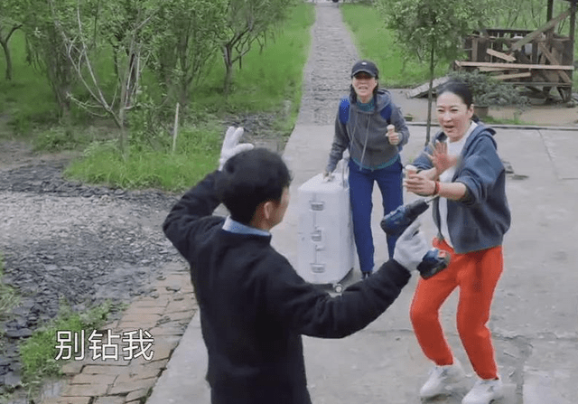 主动|在《萌探》丢失的口碑，那英在《向往5》找回来了，3个细节很暖心！