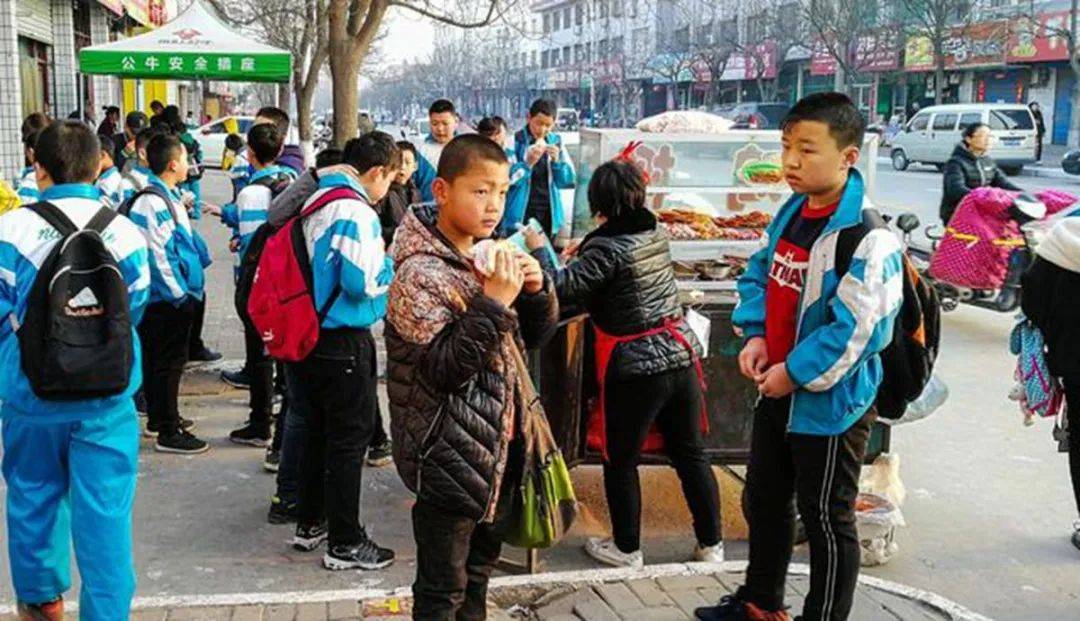 小丽|“糊弄式早餐”正悄然兴起，爸妈图省事，伤害的是孩子的脾胃健康