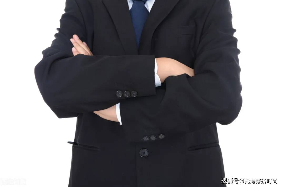 上装 没有好身材的男士如何穿搭？这5条小技巧帮你穿出男人范