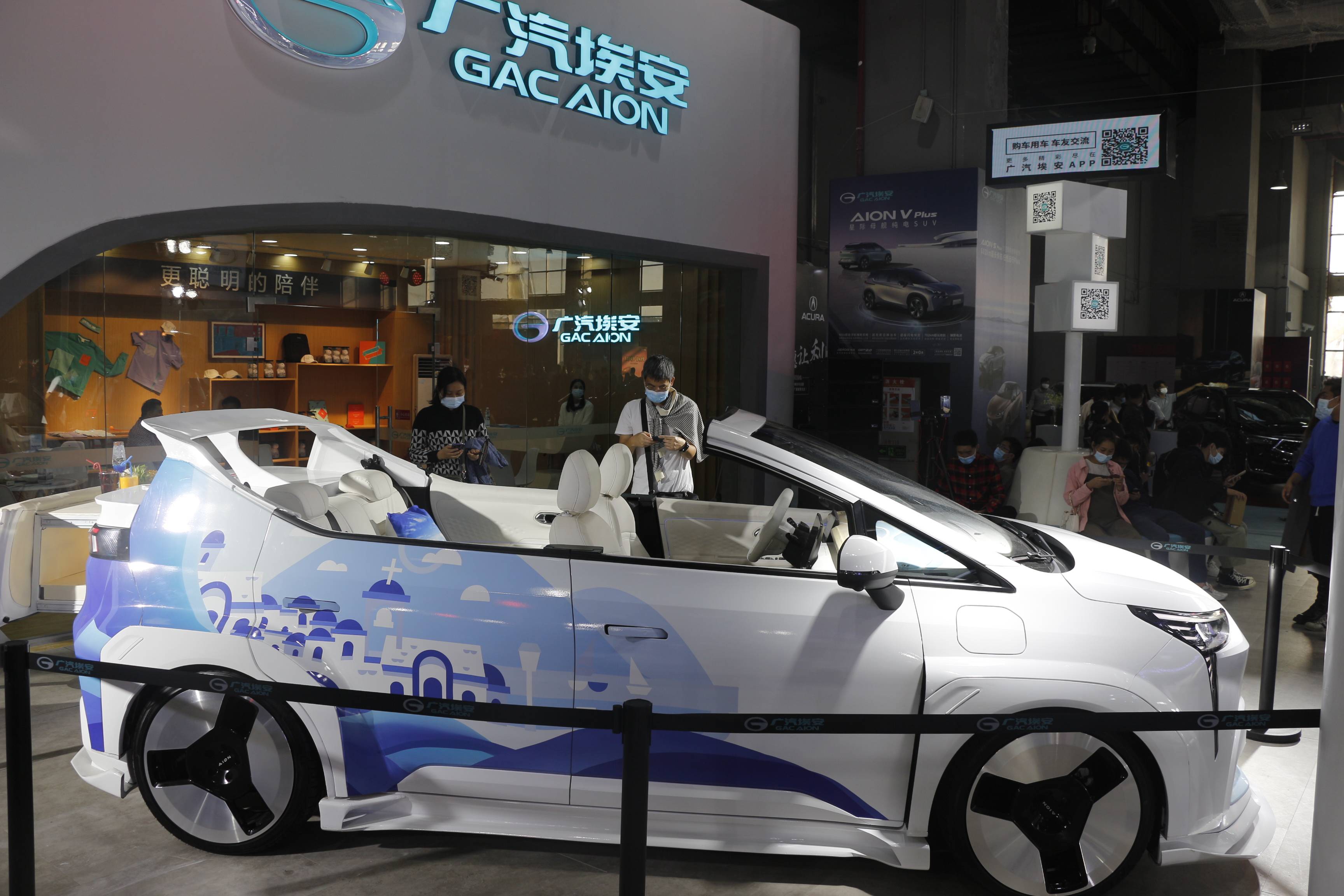 2021华南国际车展第四天靓车靓女还在全天候到下午5点闭馆