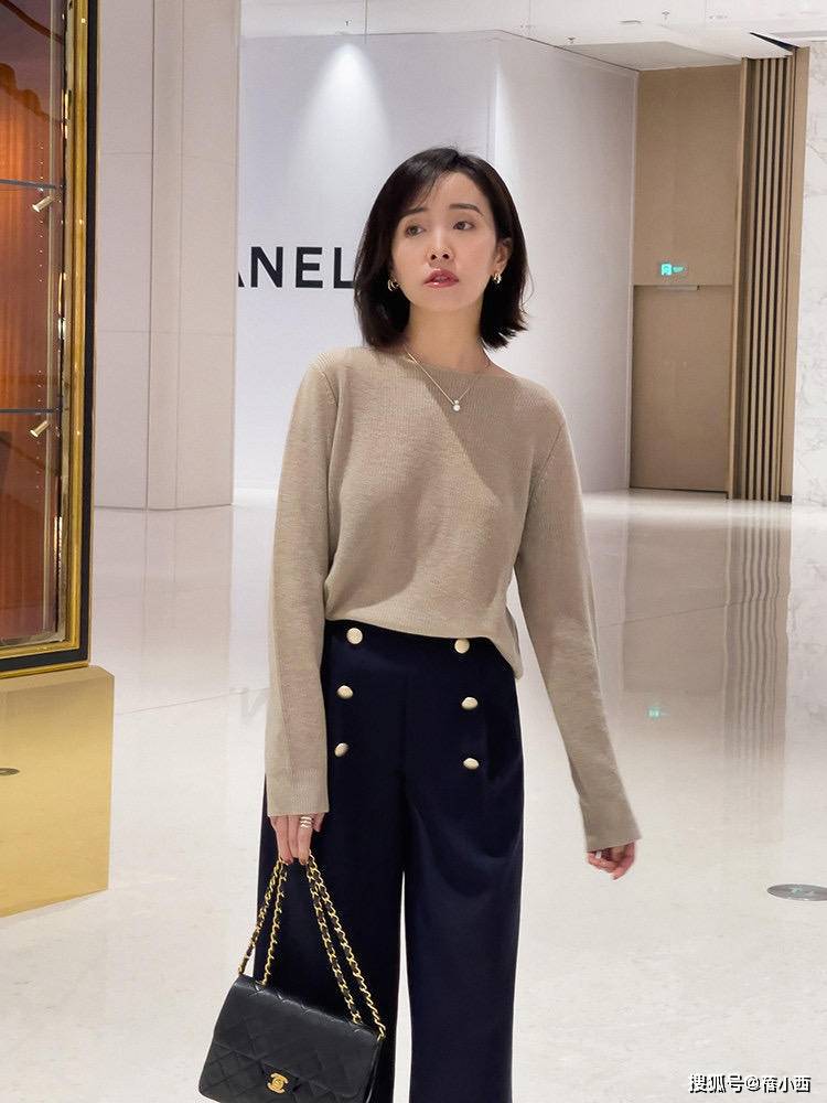 感觉 奔三奔四的女人,建议多穿“高腰裤”,好看的款式和版型都选好了