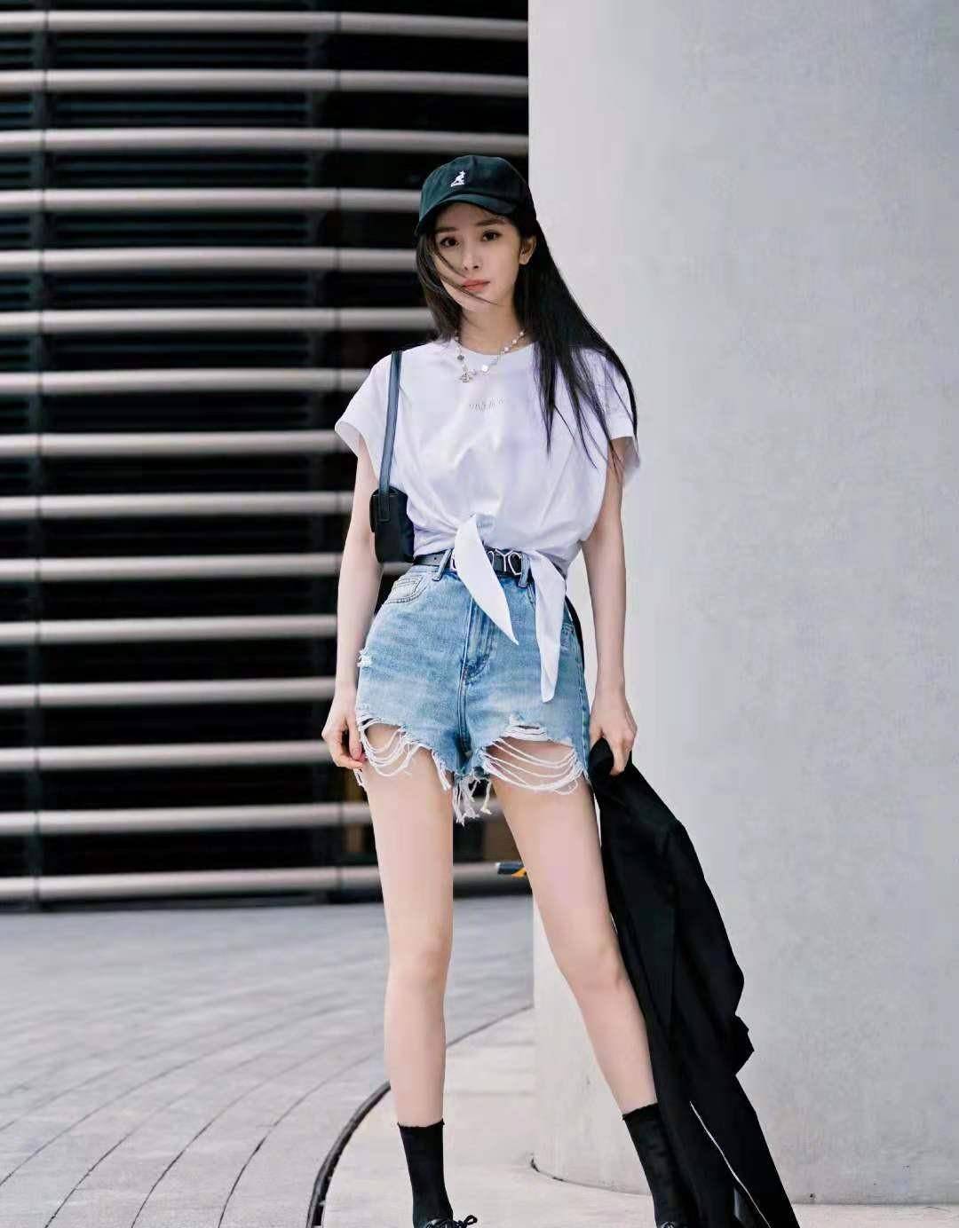 宁静 年纪越大越敢穿，49岁宁静，60岁蔡明，61岁宋丹丹，绝对是时尚咖