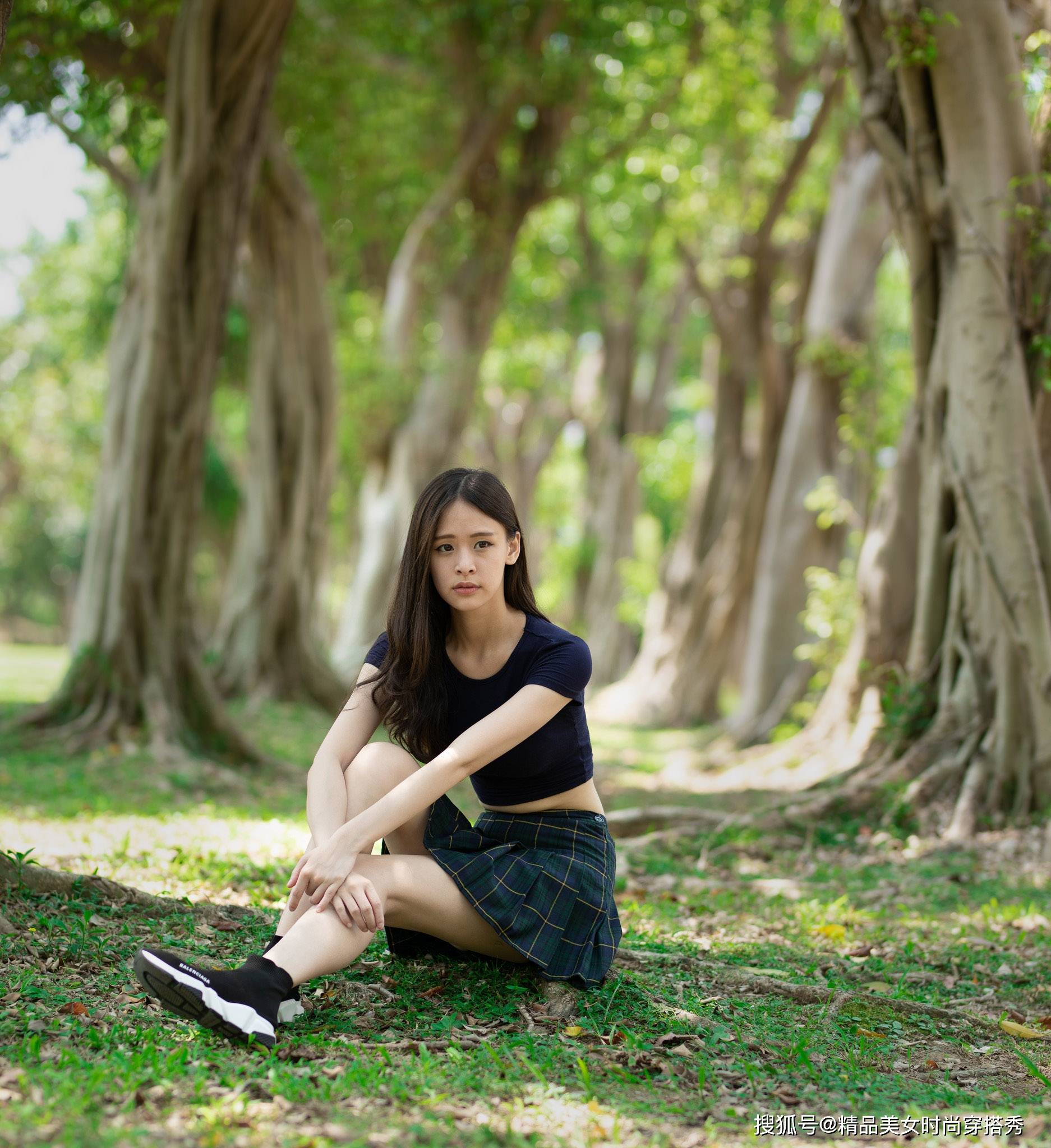 藏蓝色 格子系列的百褶裙，不一样的百褶裙穿搭