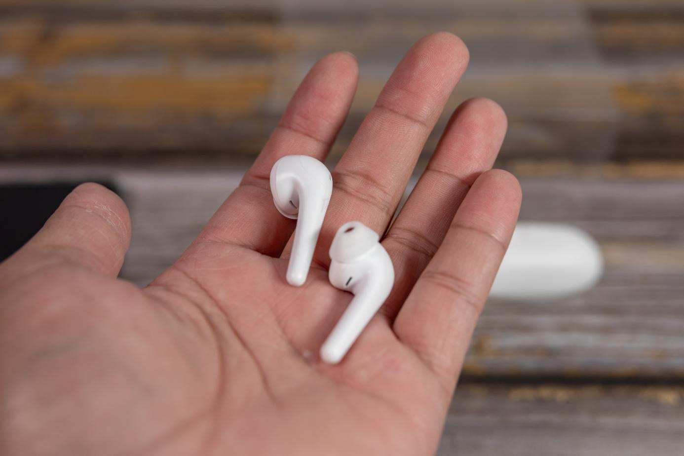 小巧精致，日夜随行，1MORE舒适豆升级版 ComfoBuds 2耳机评测