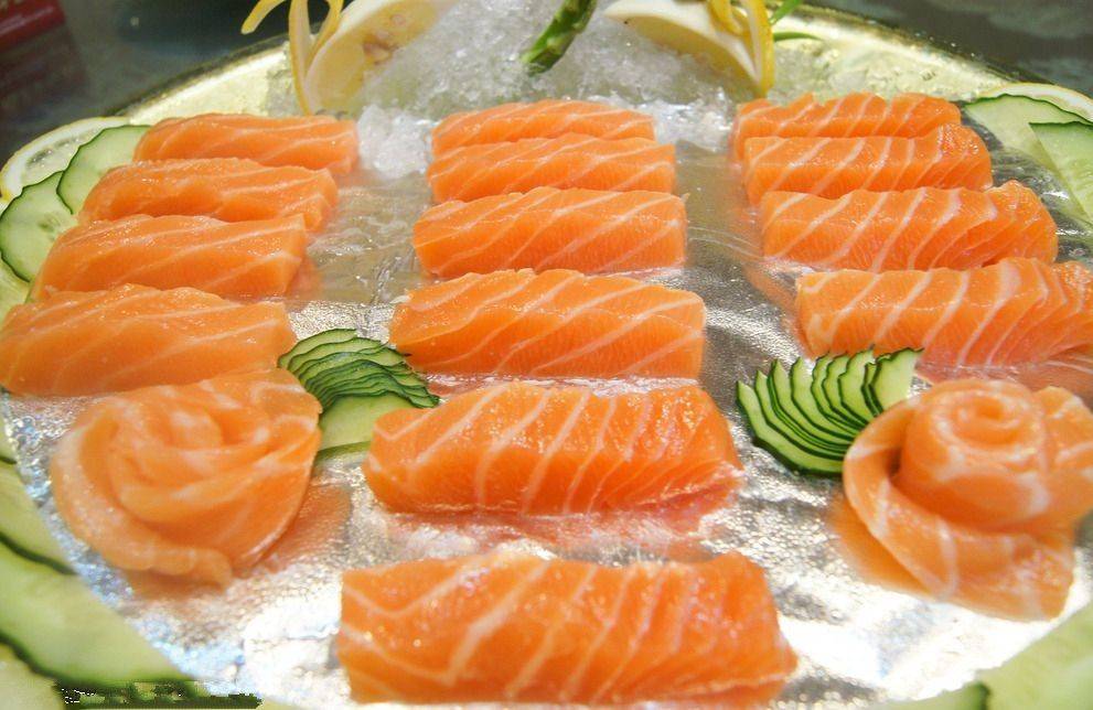 绝大部分应该是切生鱼片吃掉的,不知道大家吃三文鱼的真实感受,真的有