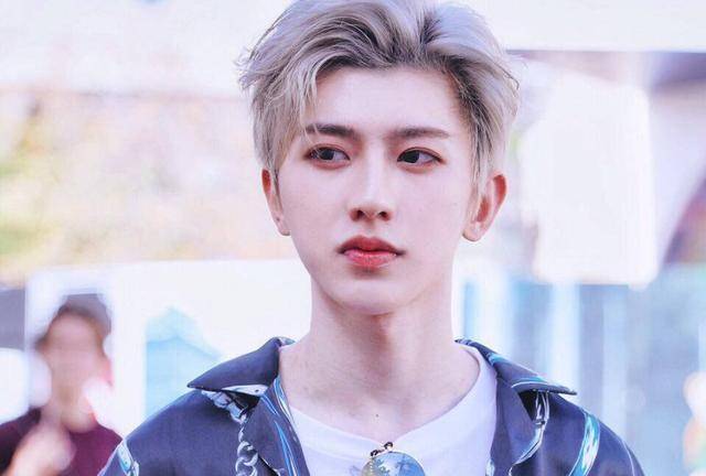 新歌|周杰伦新歌大卖，口碑却崩了，被质疑是卖情怀还不如蔡徐坤