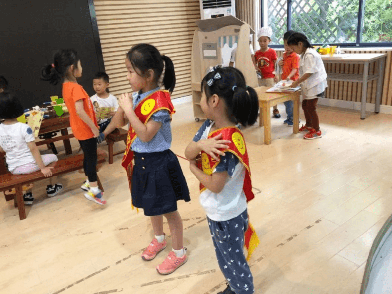 班型|幼儿园变相“打听家底”，作业内容是与车合影，不料被家长反套路