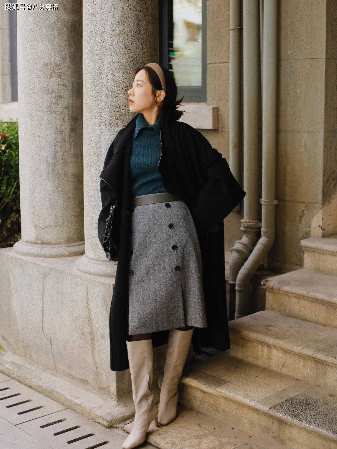 下装 黑色大衣过时不流行了？试试这样搭配，时髦百搭也不显沉闷