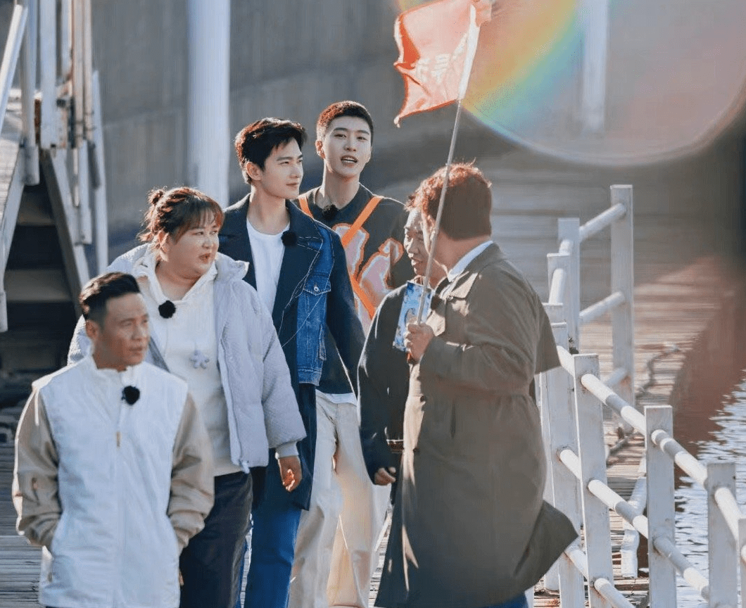 杨洋范|《青春环游记3》合照首曝光，嘉宾画风各不同，杨洋范丞丞状态好