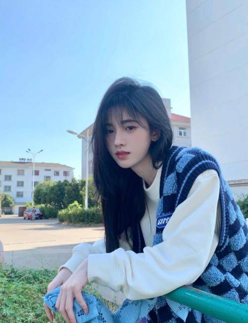 鞠婧祎 女明星和素人就是有壁！空姐晒与鞠婧祎合照，小鞠又瘦又美超抢镜