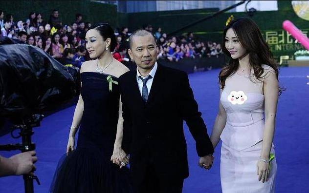 身材 钟丽缇与柳岩罕见合照,穿衣时尚性感,身材级别堪称娱乐圈天花板