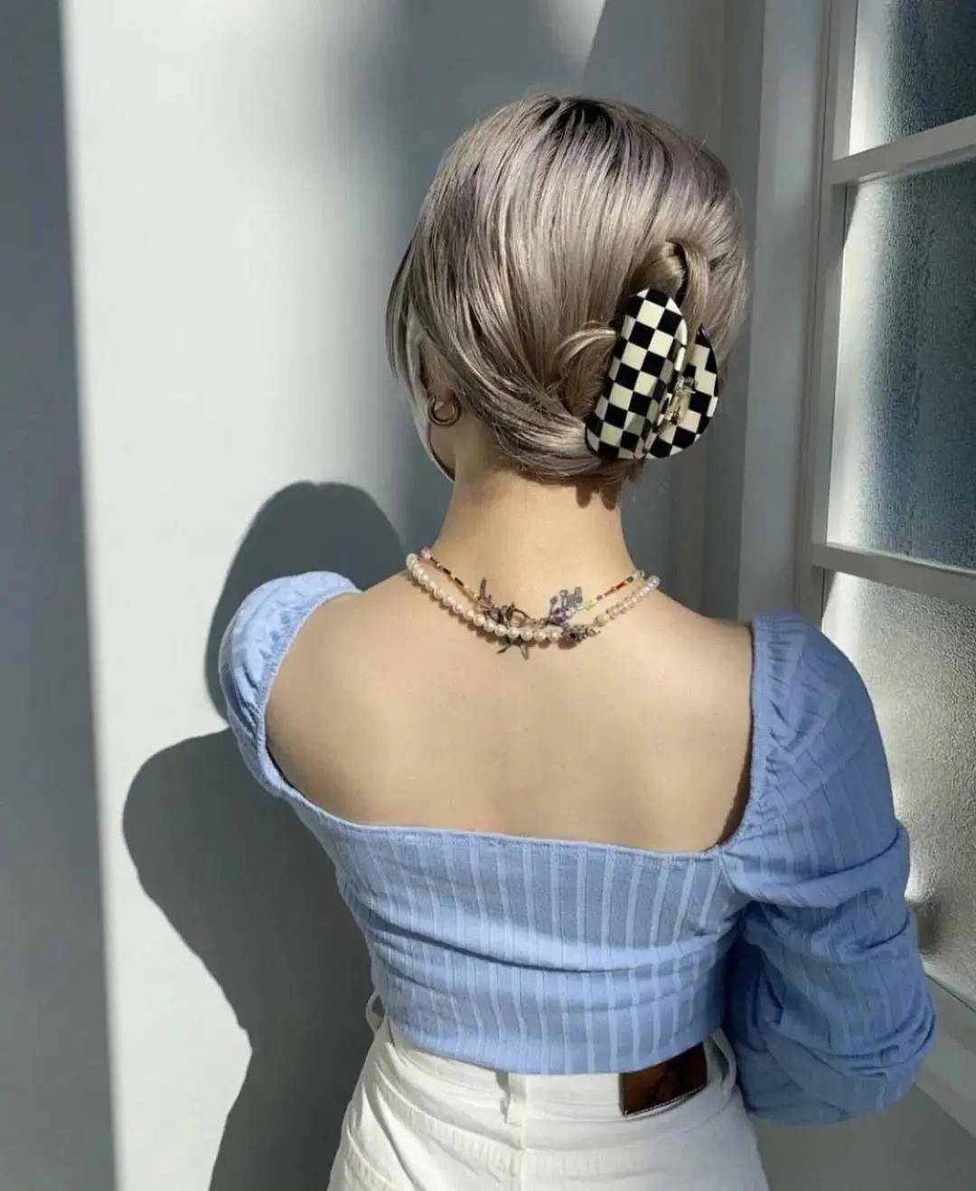 白女士 时尚圈都要被它“格式化”？女明星大型撞衫现场！