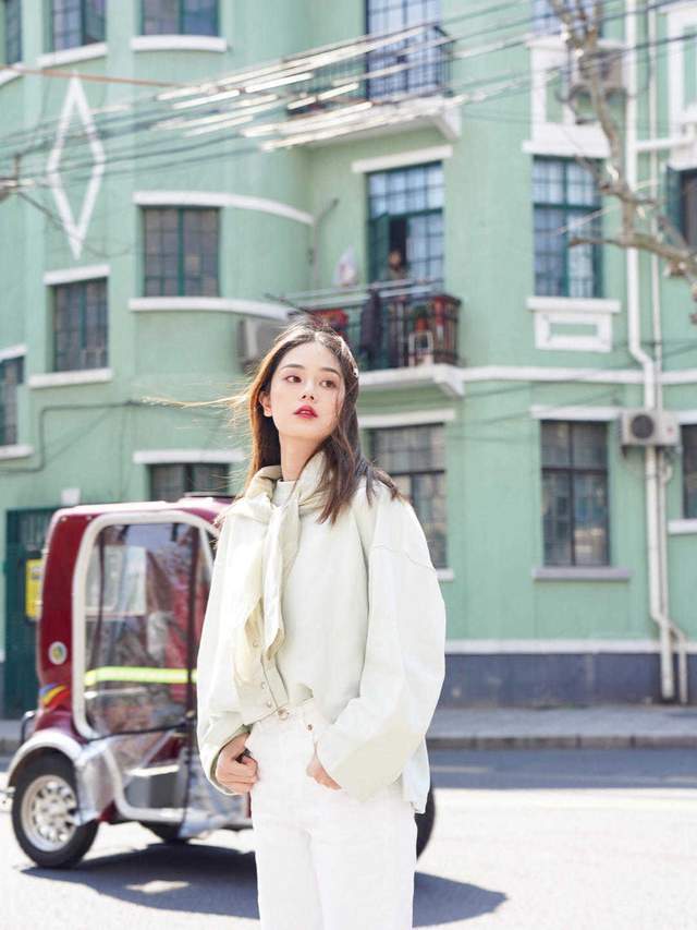 下装 卫衣下装别配裙子,太土气了,今年流行这6种搭配,时髦又洋气