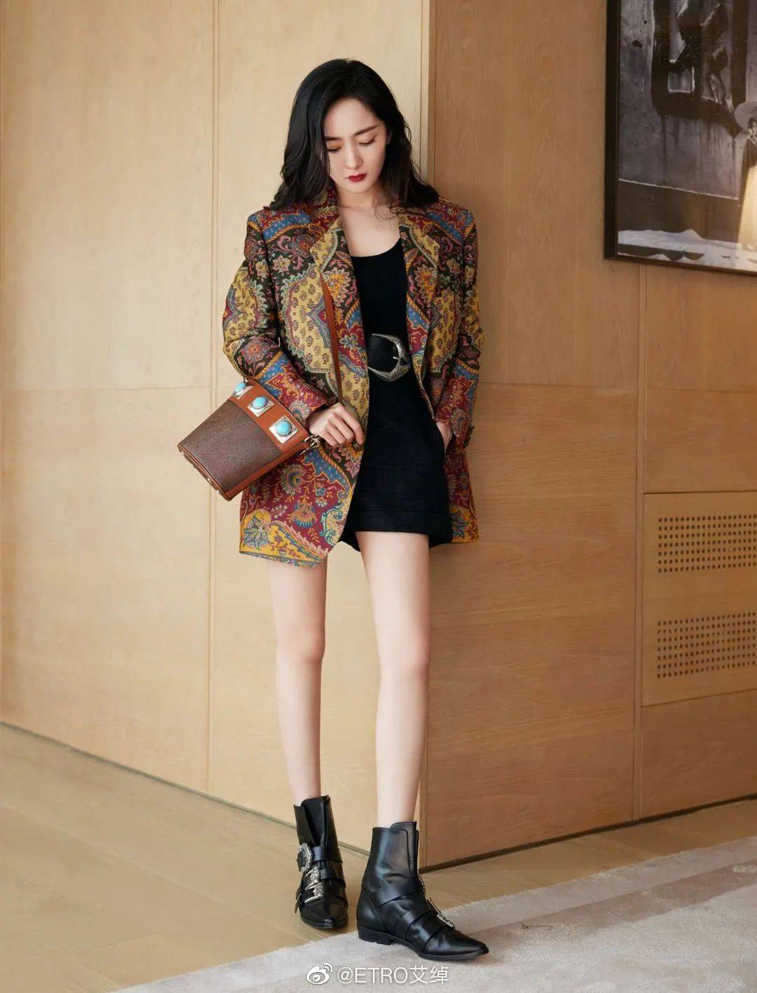 杨幂 这么多年过去了，杨幂的下衣失踪依旧看不腻啊！