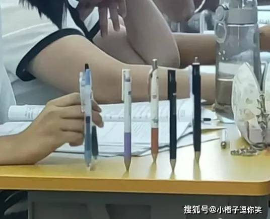搞笑圖片：感覺大爺在用肚臍眼嘲笑我 搞笑整蠱 第8张