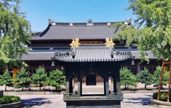 宁波市区唯一大型寺庙，典雅庄严没门票，为著名观音道场