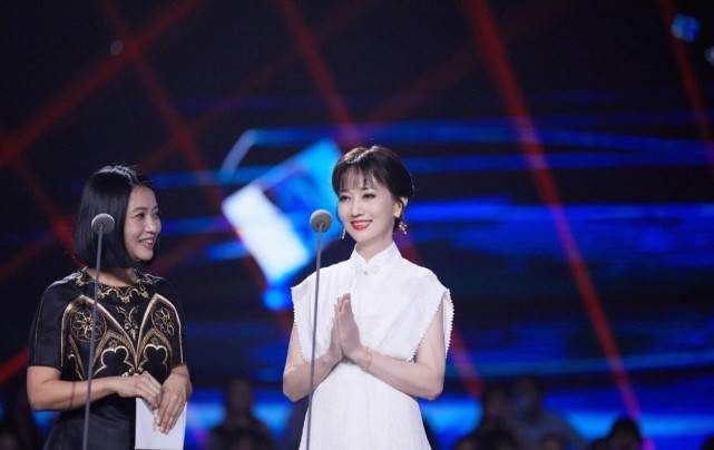 魅力 时尚不分年龄!66岁赵雅芝的四步曲学起来,这么穿美得像少女