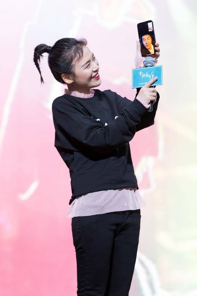 颧骨 马思纯瘦了后真像是换个人，颜值回归看着更嫩，颧骨突出真瘦不少