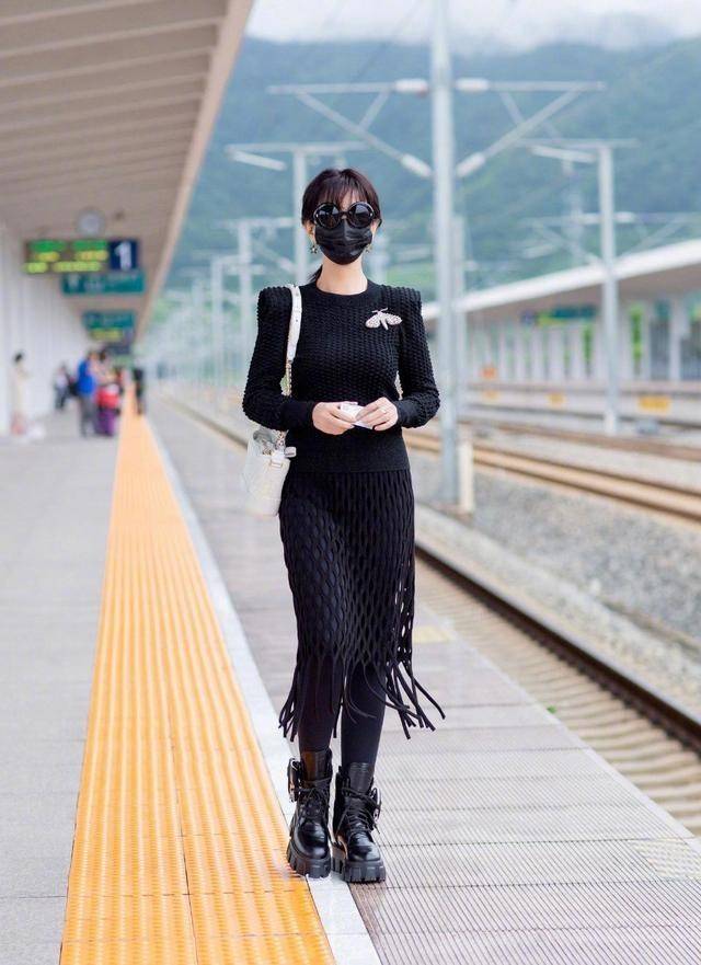 魅力 时尚不分年龄!66岁赵雅芝的四步曲学起来,这么穿美得像少女