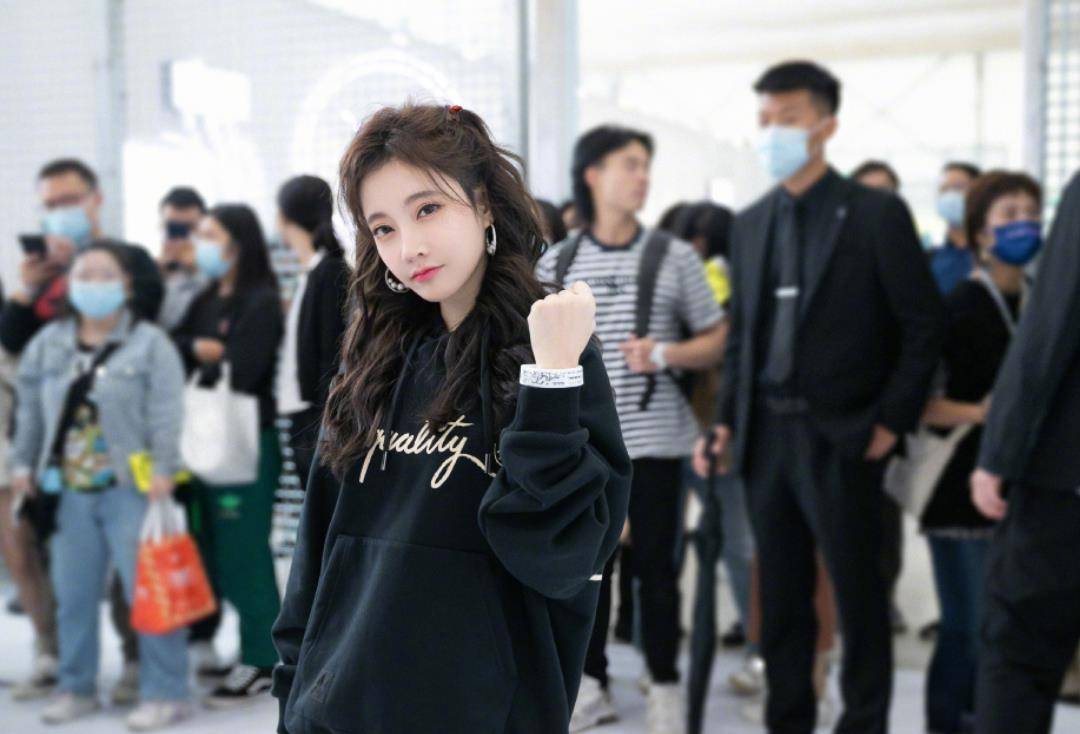 专辑|不断突破自我！冯提莫二专即将发布，跟一专有什么不同之处？