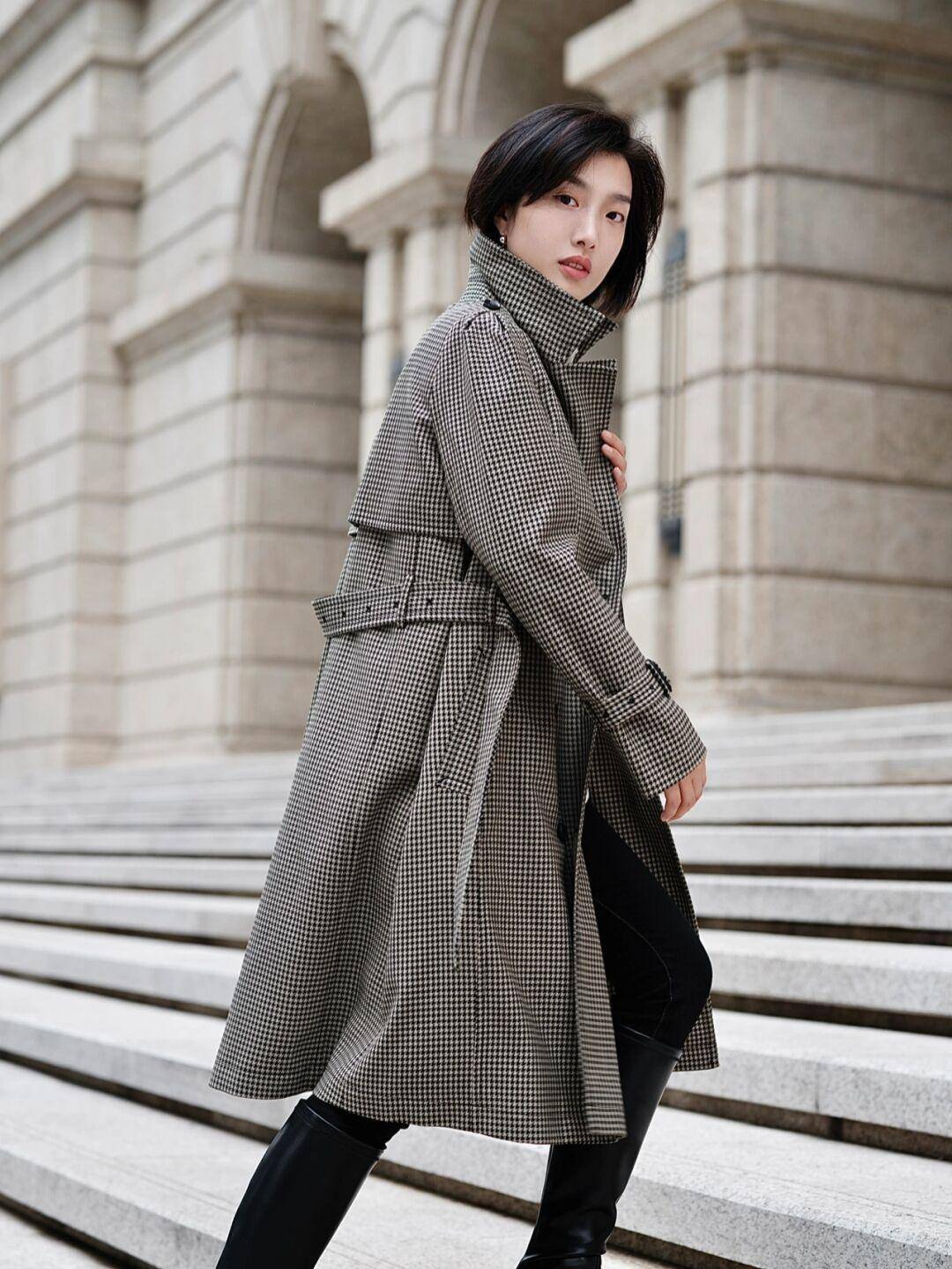 长度 秋冬季保暖衣别乱选,穿这几套大衣和羽绒服就够了,减龄又时尚