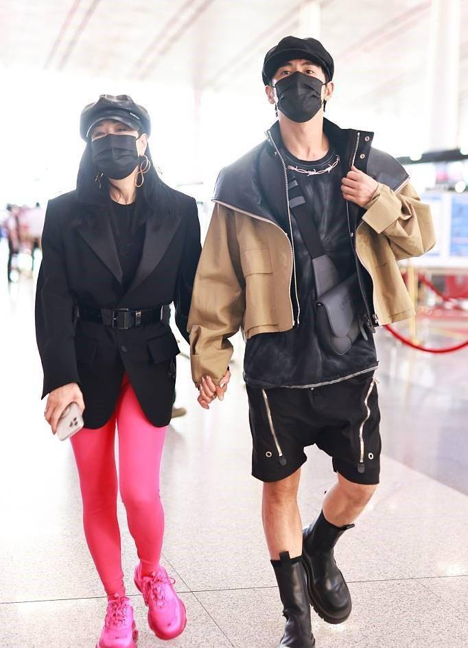 or 钟丽缇品味真别致，用西装混搭粉色健身裤，意外高级又洋气