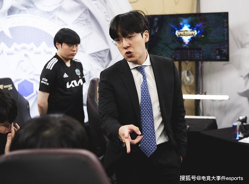 kkoma|Showmaker：现在说我是世一中还太早，T1准备了很多BP，进步很大