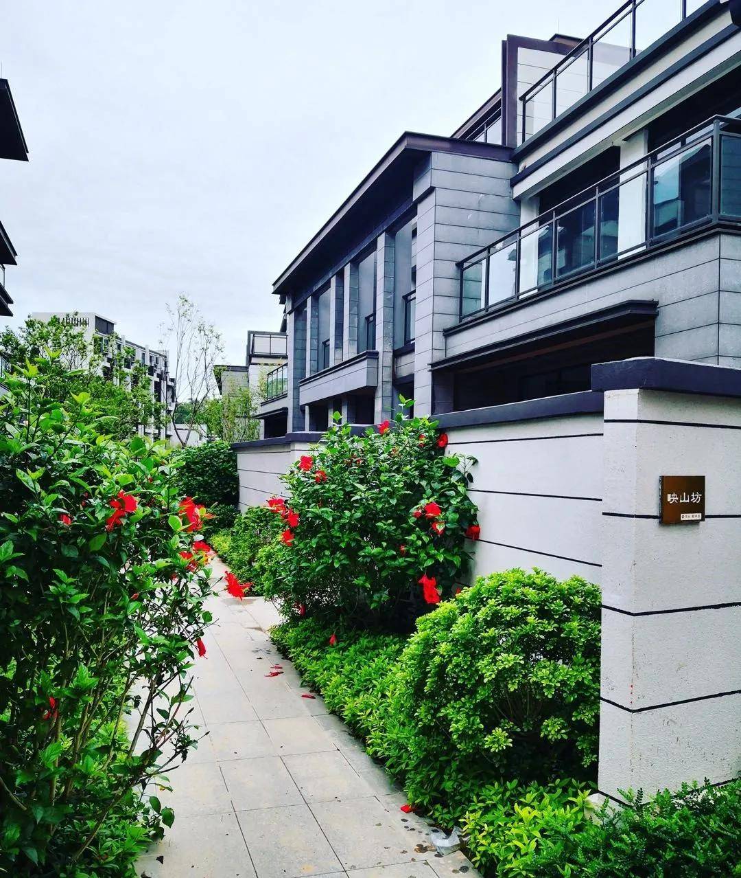 广州黄埔康大龙祥汇周边有什么学校吗附近医院多远交通便利吗