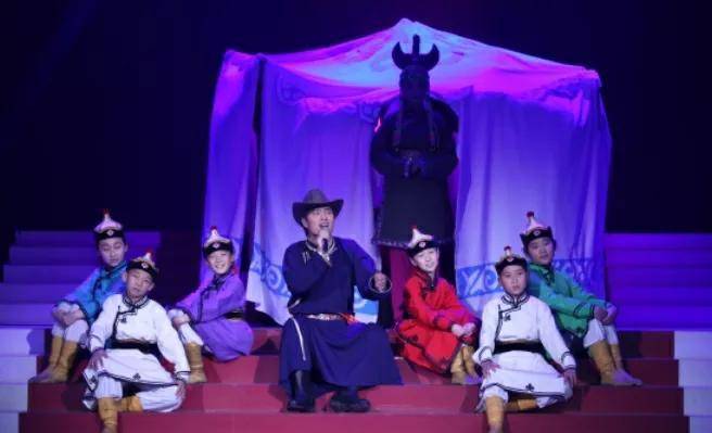 女神|好歌手云飞：6登央视春晚，娶“古典女神”美娇妻，为人低调朴素