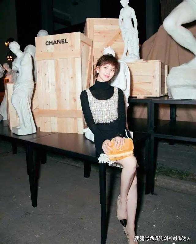 面部打扮看起来&quot;贵气&quot;的女人，基本会有这5个特征，气质很重要