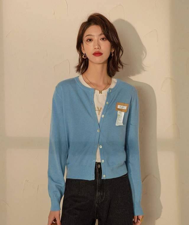 下半身 小个子女生秋冬如何穿出女人味？芥末黄打底衫搭配阔腿裤，超好看