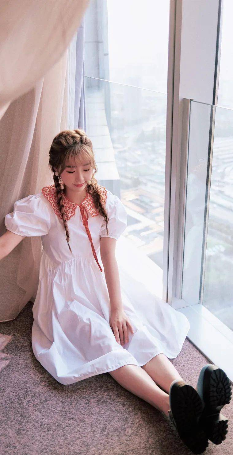 女明星 组图｜虞书欣：复古洋娃娃造型