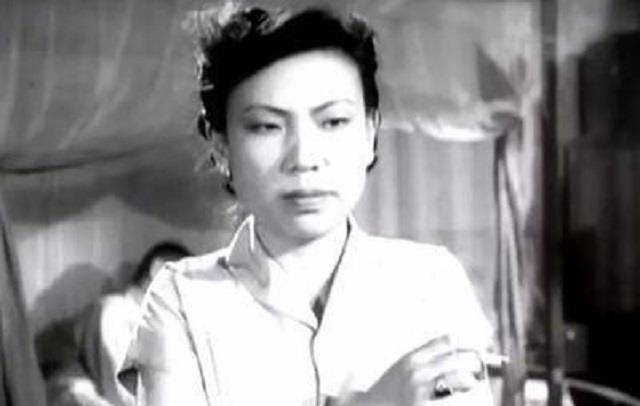 军衔|胡敏英:《英雄虎胆》里狡诈的女匪,少校军衔,晚年为何喝农药?