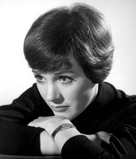1935年10月1日好莱坞音乐剧皇后朱莉安德鲁斯出生