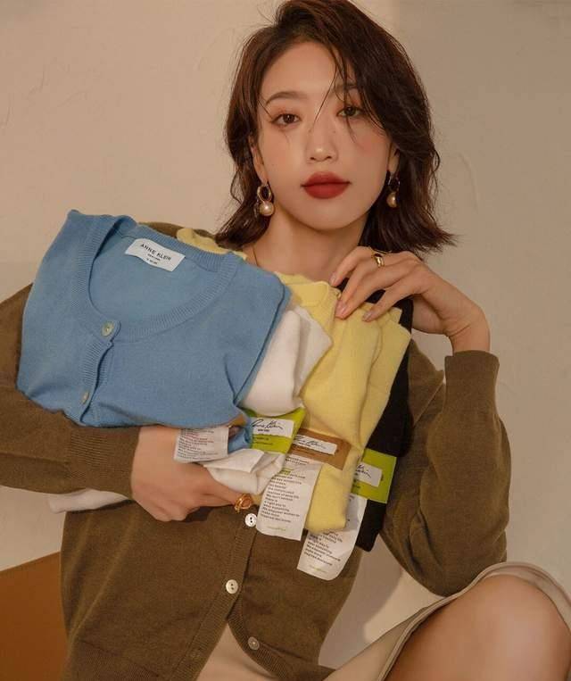 下半身 小个子女生秋冬如何穿出女人味？芥末黄打底衫搭配阔腿裤，超好看