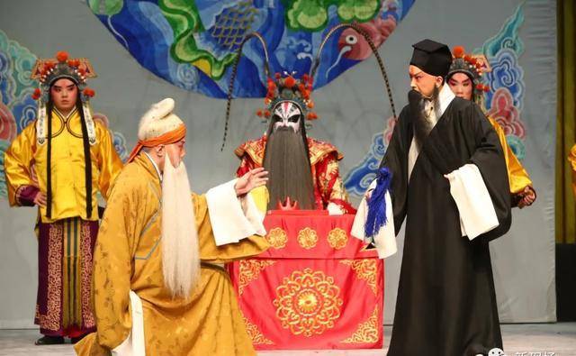 京剧|王珮瑜跟观众一起在影院看《京剧搜孤救孤》