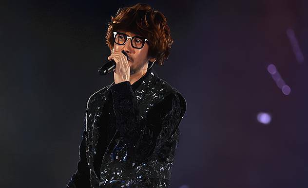 身份|周传雄年初以学员身份参加节目被传落魄，时隔半年就高调开演唱会