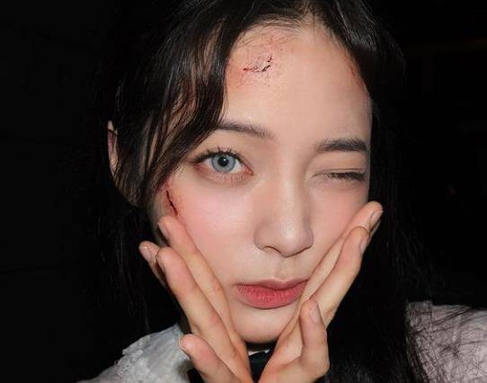 JisooJisoo克隆Lisa，Hailey复刻小甜甜，明星们的万圣节太会玩了