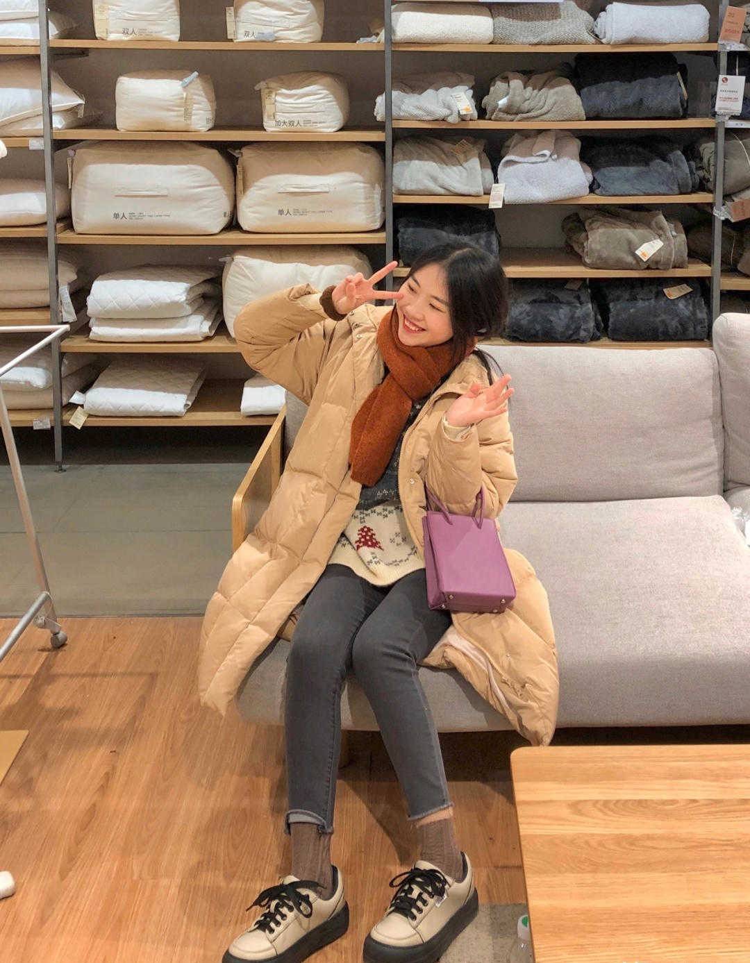 颜色 秋天就穿羽绒服？小姐姐特推5款，跟着小编学起来，又时尚还保暖