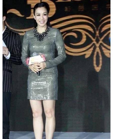 整体 钟丽缇上节目没了滤镜,一下子就成了干瘪老太太,脸松垮下坠