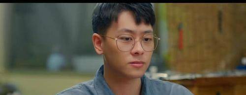 因为|爆款短剧来袭,女主酷帅无比“男女通吃”,男主是《重启》里的他