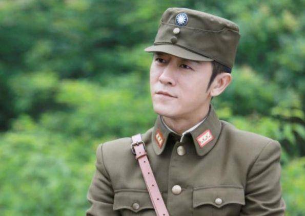 方面|亲妈是导演，干妈也是导演，18年没捧红他，娶媳妇改名后火了